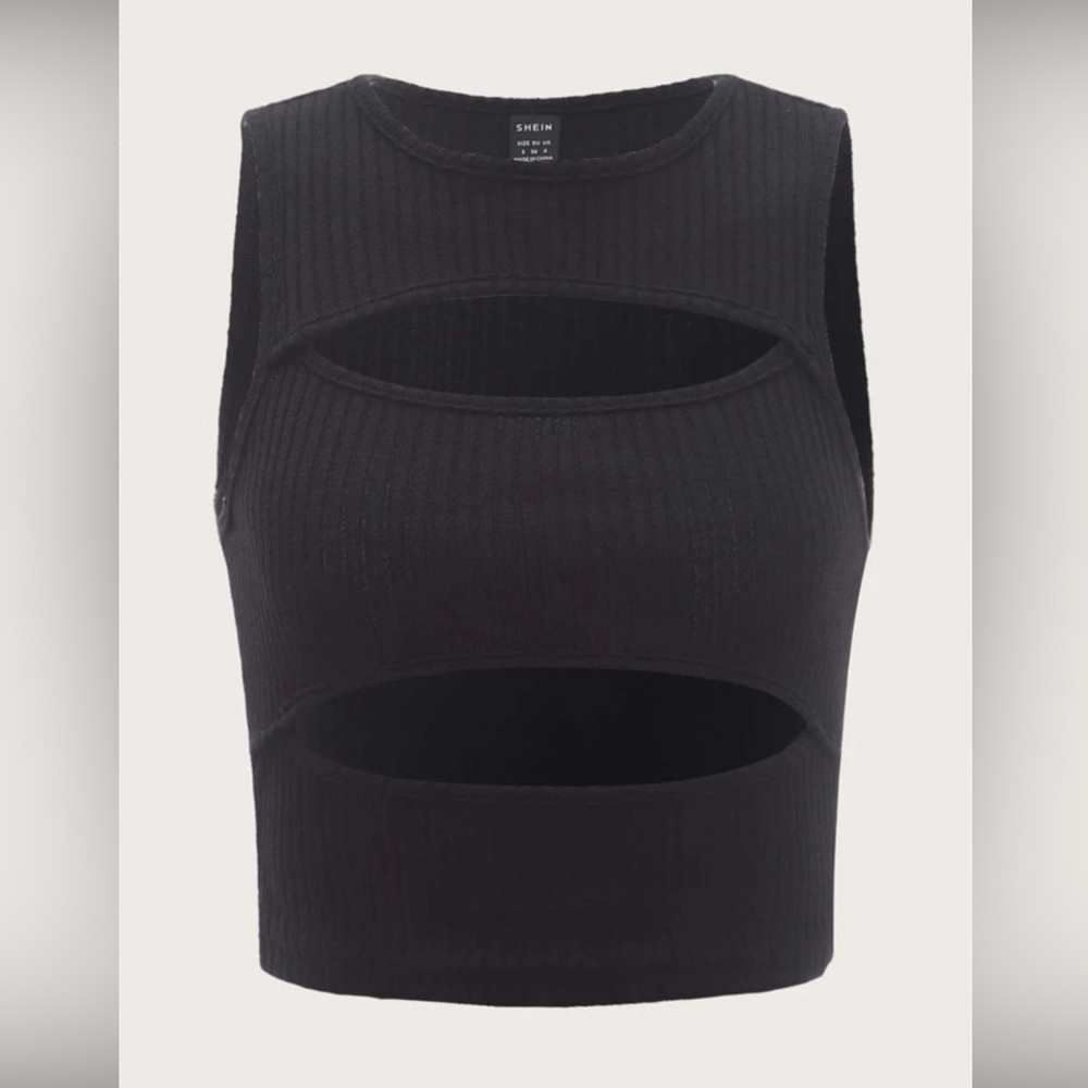 Peekaboo front cut out rib knit crop top size medium